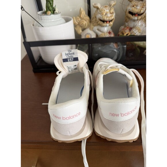 NEW BALANCE 237 size 8.5 US, Trainers White And Pastel Pink Sneaker NEW IN BOX - Picture 5 of 13